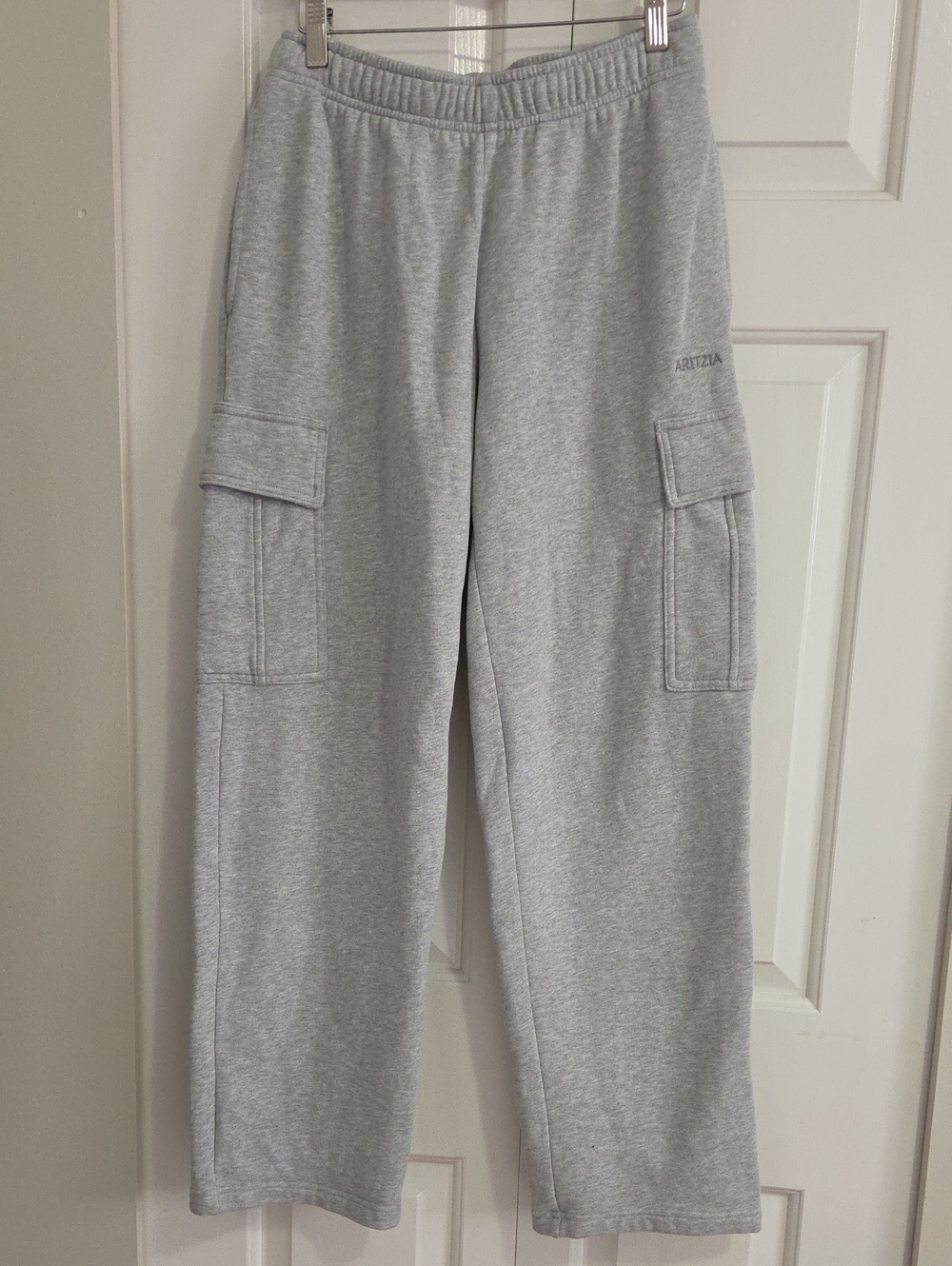 New Aritzia Cozy Sweatfleece Mega Cargo Sweatpant Small